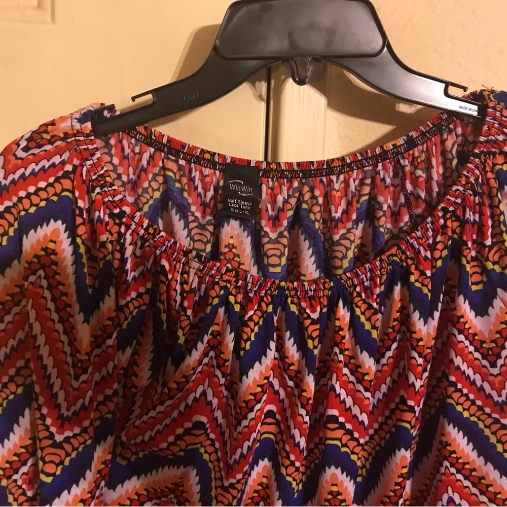 WinWin Zigzag Pattern Tunic - Red, Blue, White - Picture 2 of 2